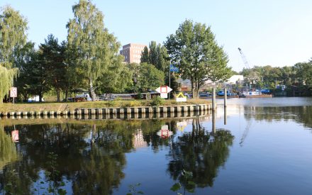 Hafen Steglitz vom Ufer des Teltowkanals