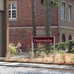 Feuerwache neben dem Verwaltungsgebäude