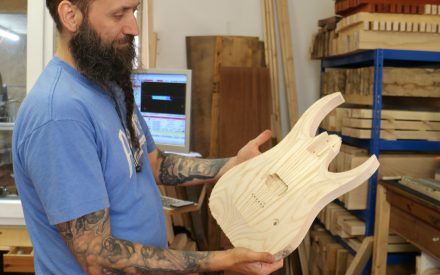 Hapas Guitars, Robert Sola ©Jutta Goedicke