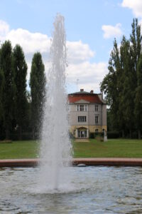 Kaeseglocke_bzw_Parkhaus am Bernkastler Platz